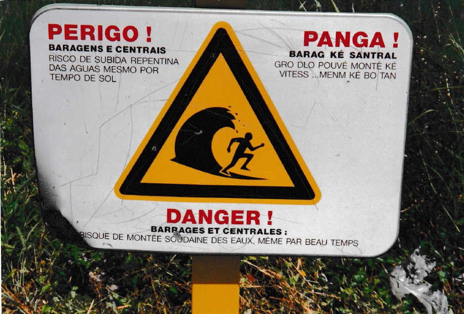 Un panneau signalant le danger